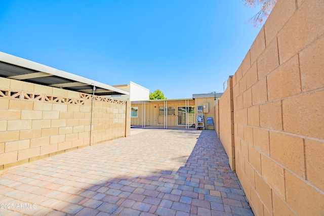 1726 W Claremont St, Phoenix, AZ 85015 - view of patio / terrace with fence