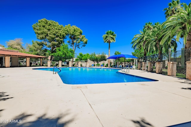 1726 W Claremont St, Phoenix, AZ 85015 - community pool featuring fence and a patio