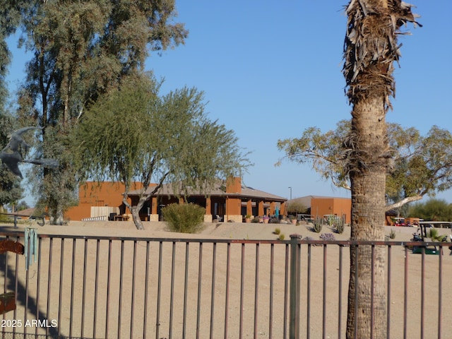 view of front facade with fence