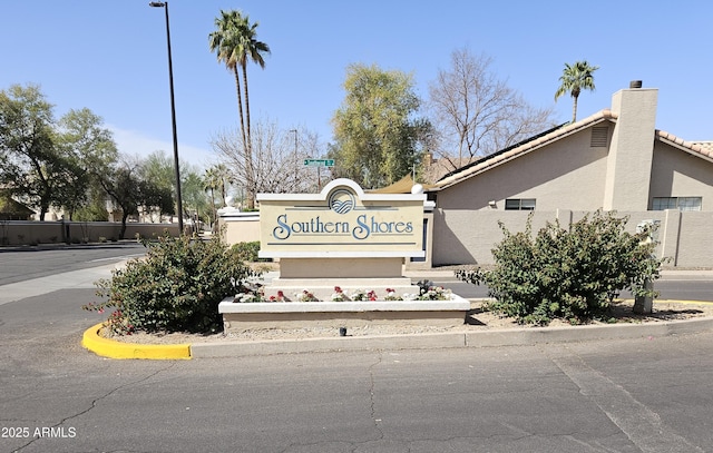 view of community / neighborhood sign