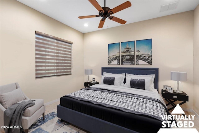 bedroom with ceiling fan