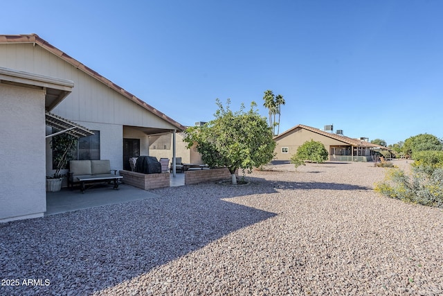 view of yard featuring a patio