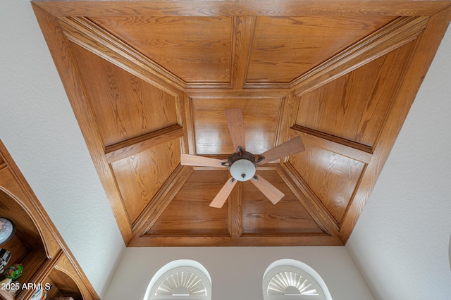 details with ceiling fan and crown molding