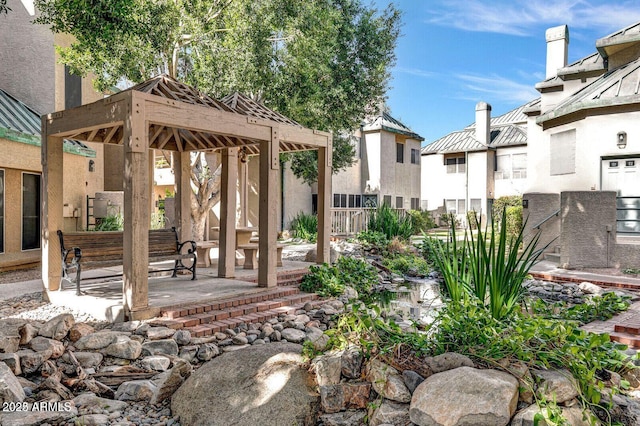 101 N 7th St Unit 225, Phoenix, AZ 85034 - view of yard featuring a patio, a gazebo, and a residential view