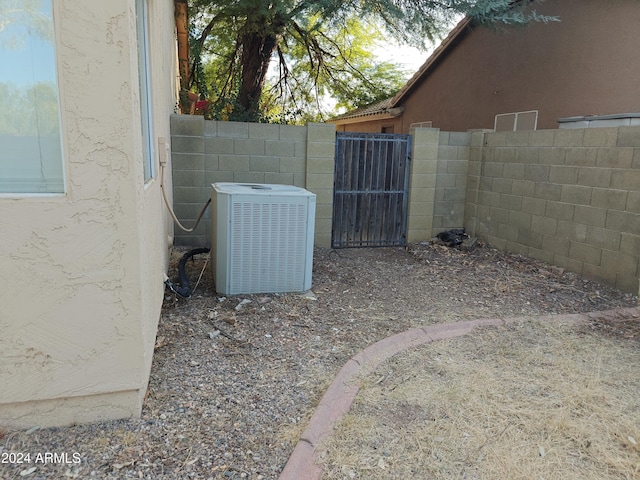 view of yard featuring central AC unit