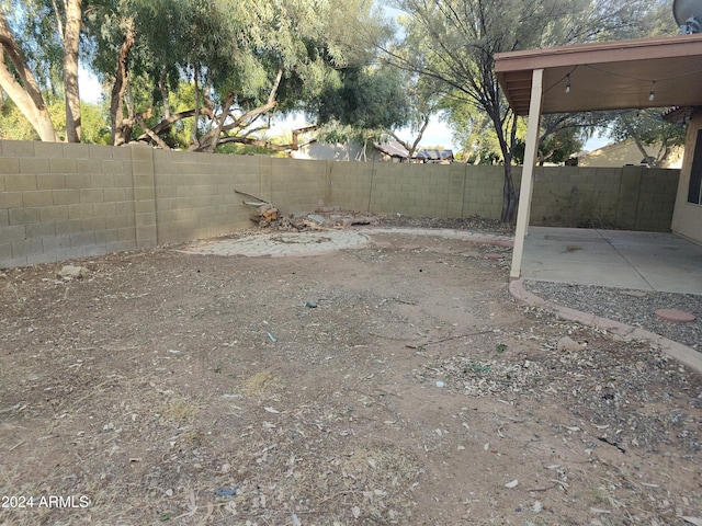 view of yard with a patio