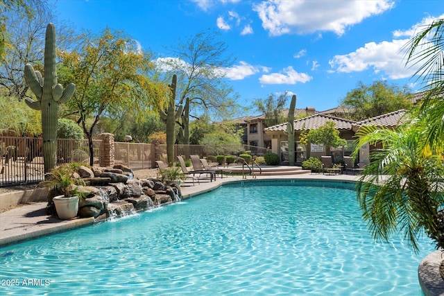 19700 N 76th St Unit 2086, Scottsdale, AZ 85255 - community pool with fence and a patio