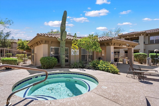 19700 N 76th St Unit 2086, Scottsdale, AZ 85255 - view of swimming pool with a community hot tub, fence, and a patio