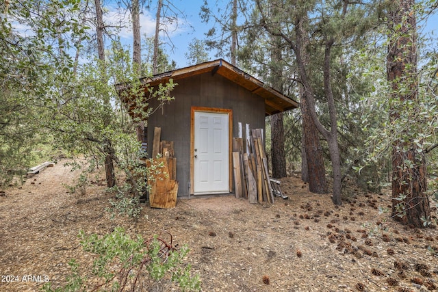 view of outbuilding