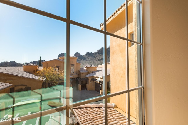 room details with a mountain view and a textured wall