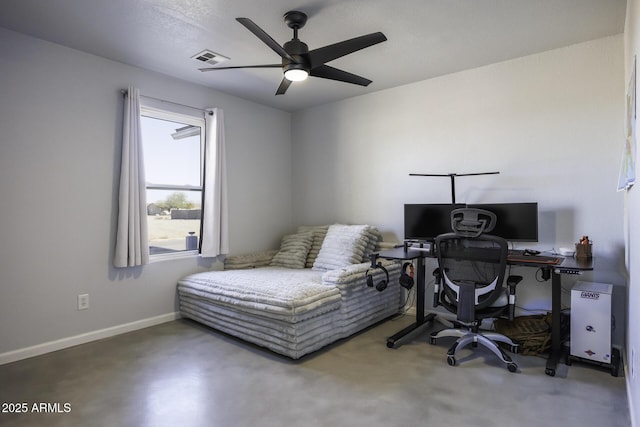 bedroom with ceiling fan