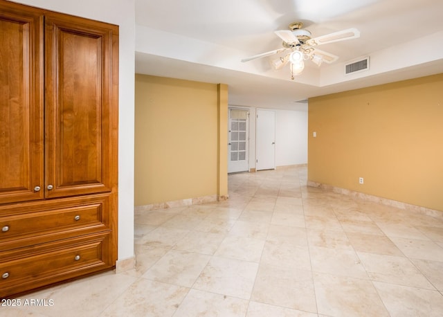 empty room featuring ceiling fan