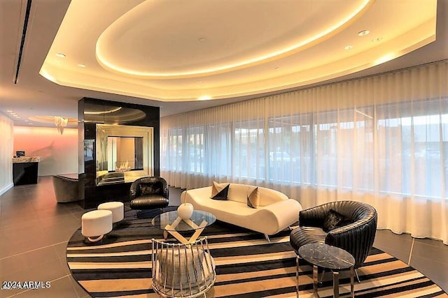 common area featuring recessed lighting