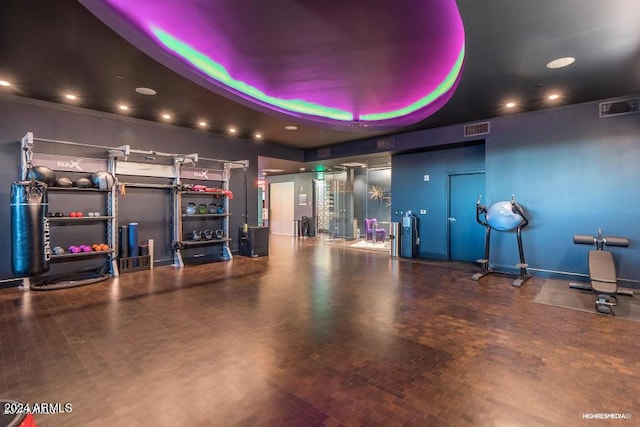 miscellaneous room with recessed lighting