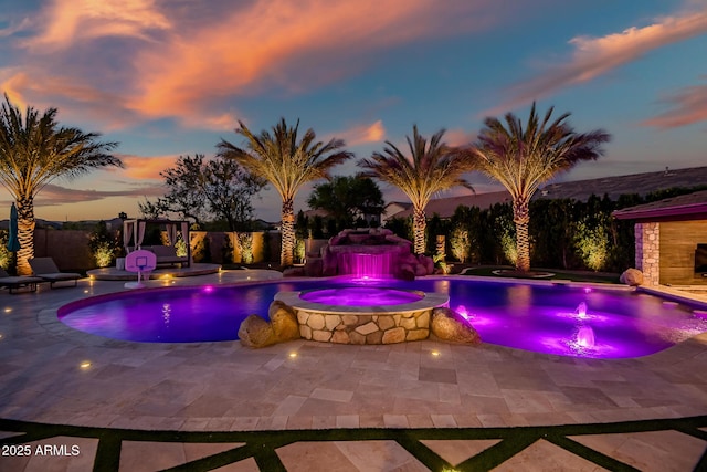31517 N 41st St, Cave Creek, AZ 85331 - view of swimming pool featuring a patio, a pool with connected hot tub, and a fenced backyard
