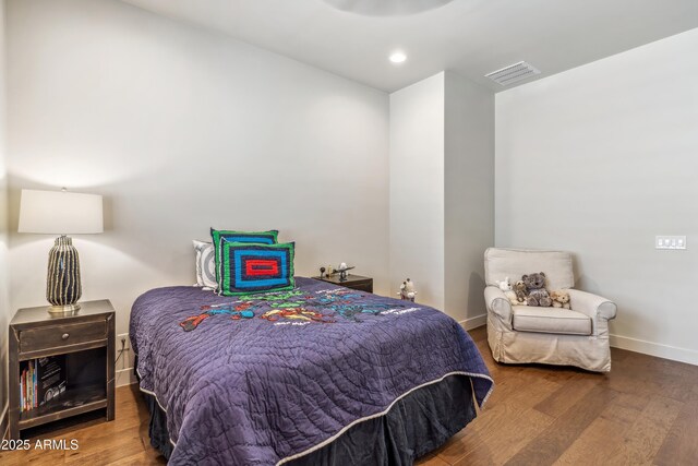 625 W Echo Ln, Phoenix, AZ 85021 - bedroom featuring recessed lighting, visible vents, wood finished floors, and baseboards