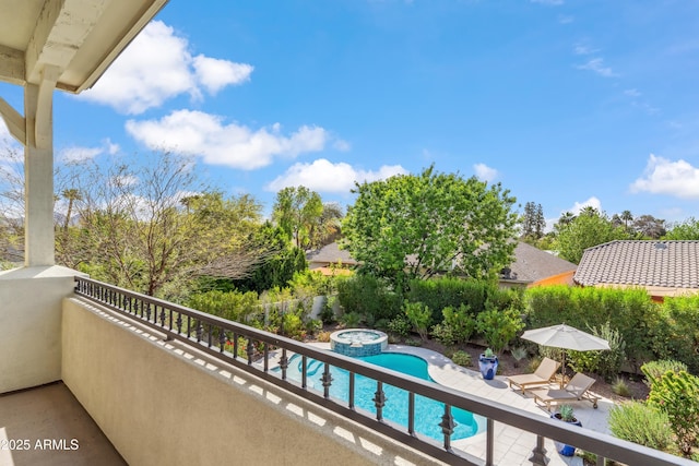 625 W Echo Ln, Phoenix, AZ 85021 - balcony with a pool with connected hot tub
