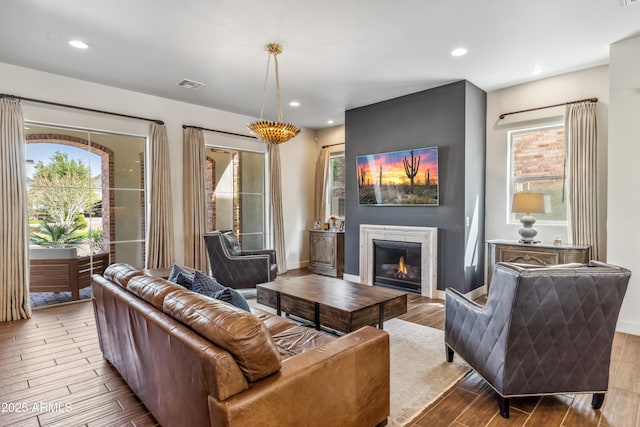 625 W Echo Ln, Phoenix, AZ 85021 - living area with visible vents, wood finish floors, and recessed lighting