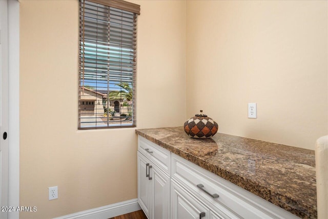 room details featuring baseboards