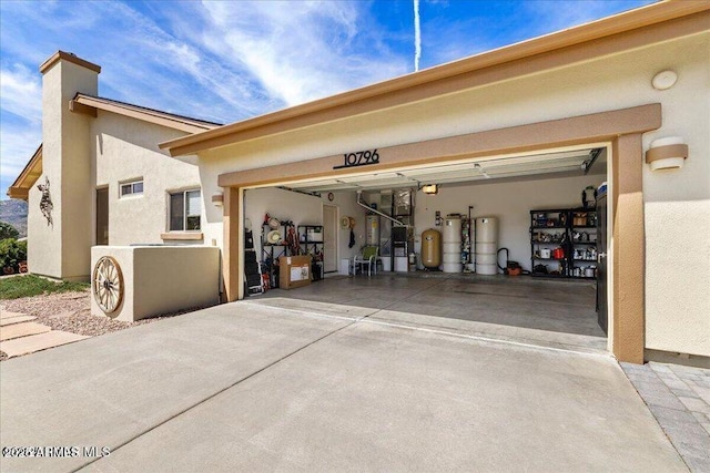 10796 N Saddle Pass Rd, Prescott, AZ 86305 - garage featuring concrete driveway