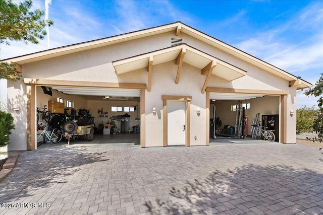 10796 N Saddle Pass Rd, Prescott, AZ 86305 - garage with driveway