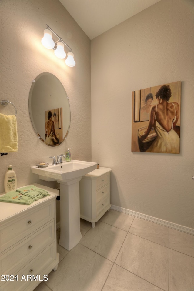 27552 W Tonopah Dr, Buckeye, AZ 85396 - bathroom featuring tile patterned floors and baseboards