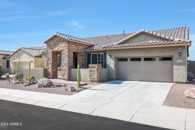 view of front facade featuring a garage