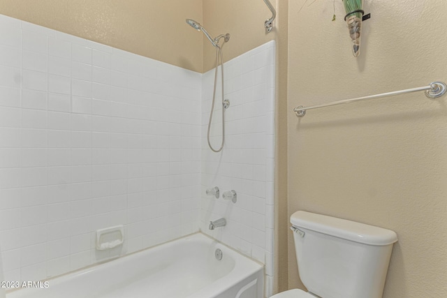 750 E Northern Ave Unit 2045, Phoenix, AZ 85020 - bathroom featuring bathtub / shower combination and a textured wall