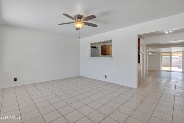 empty room with ceiling fan