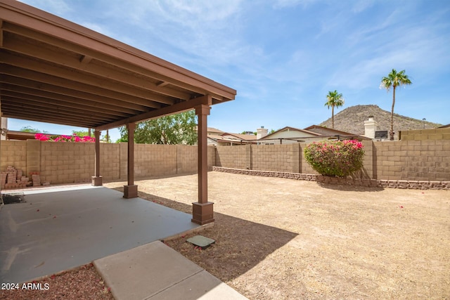 view of yard with a patio