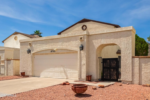 view of front facade with a garage