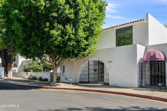 view of front of house