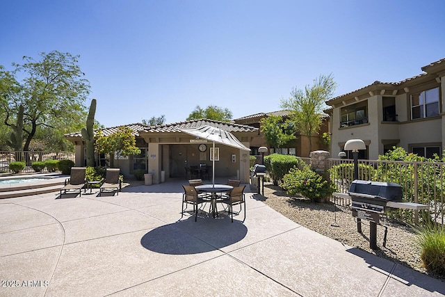 19700 N 76th St Unit 1058, Scottsdale, AZ 85255 - view of patio with fence and a community pool