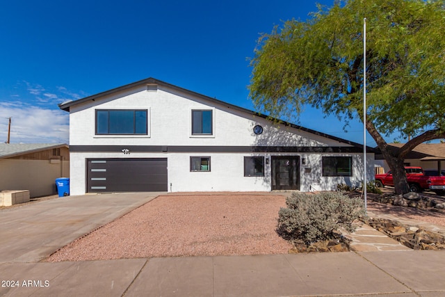 view of front facade featuring a garage