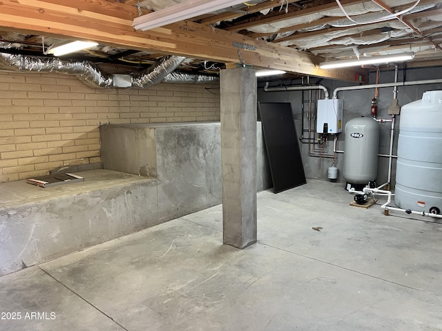 2160 S Moonlight Dr, Star Valley, AZ 85541 - unfinished basement featuring a water pressure tank and water heater
