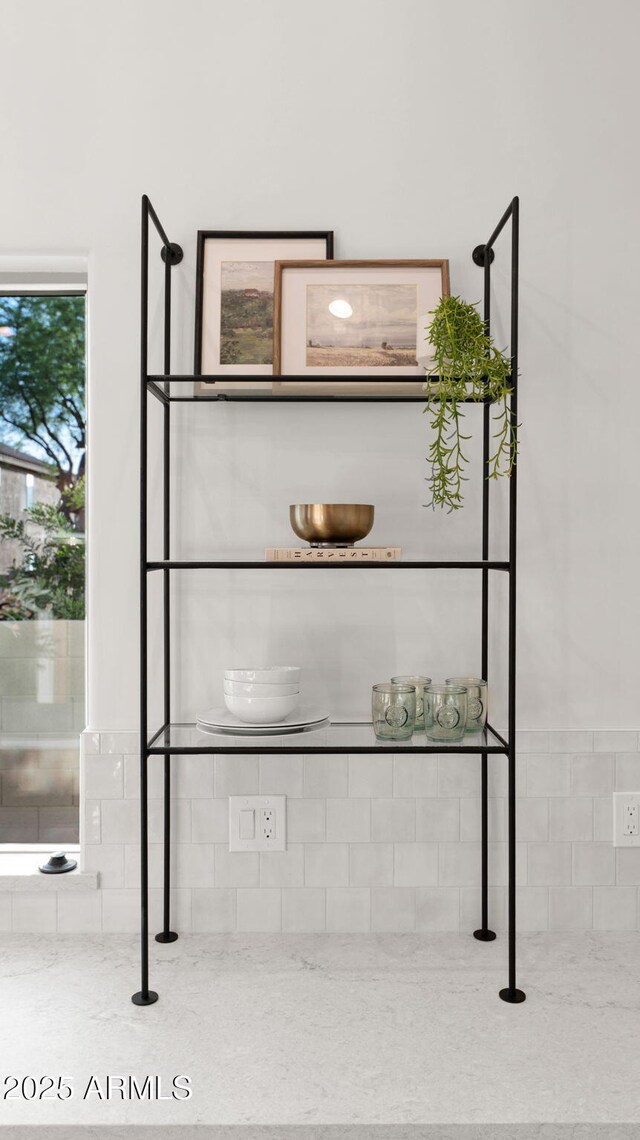 5103 E Juniper Ave, Scottsdale, AZ 85254 - detailed view of light stone countertops and tasteful backsplash
