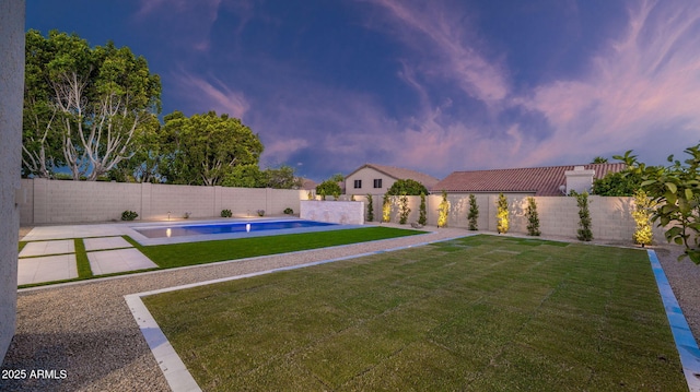 5103 E Juniper Ave, Scottsdale, AZ 85254 - yard at dusk featuring a patio