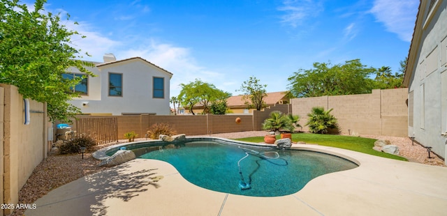 13614 N 12th Way, Phoenix, AZ 85022 - view of swimming pool featuring a fenced backyard, a fenced in pool, and a patio area