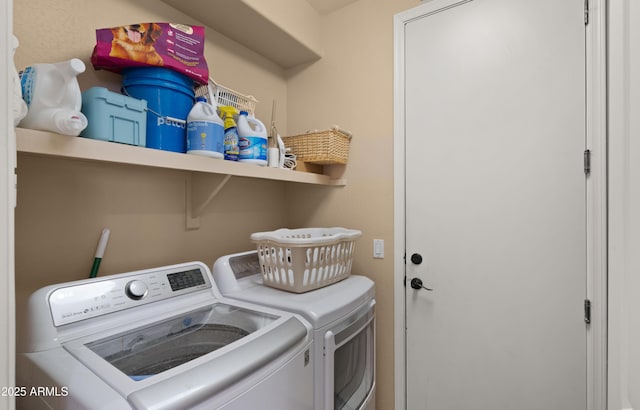 13614 N 12th Way, Phoenix, AZ 85022 - laundry area featuring washer and dryer and laundry area