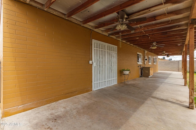 6837 W Camelback Rd, Phoenix, AZ 85033 - view of patio / terrace with ceiling fan
