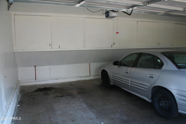 8124 N 33rd Dr, Phoenix, AZ 85051 - parking deck featuring a garage door opener