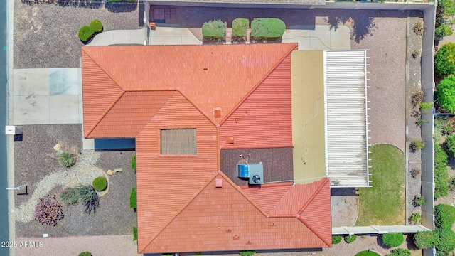 aerial view of property and surrounding area
