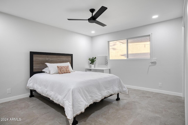 bedroom featuring ceiling fan