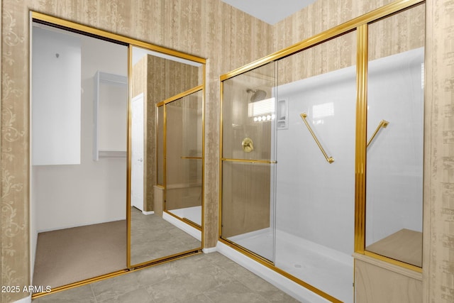 22622 N Mazatlan Dr, Sun City West, AZ 85375 - bathroom with a shower with door and wallpapered walls