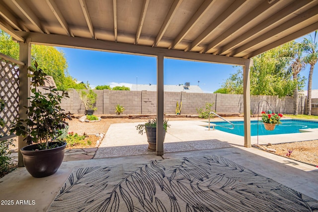 12529 N 83rd Ln, Peoria, AZ 85381 - fenced backyard featuring a patio area