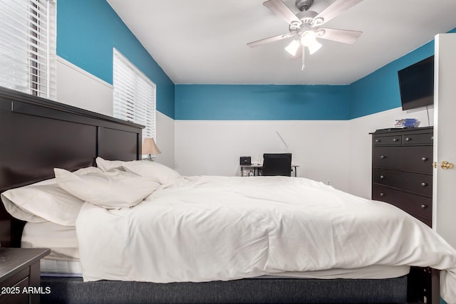 bedroom with ceiling fan