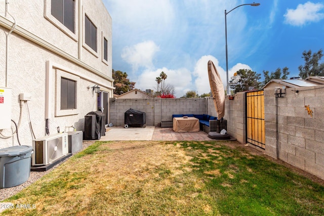 view of yard with a patio area