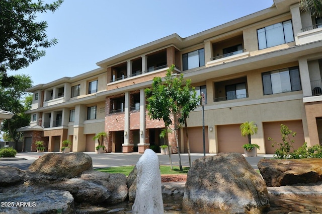 2989 N 44th St N Unit 2007, Phoenix, AZ 85018 - view of apartment building / complex