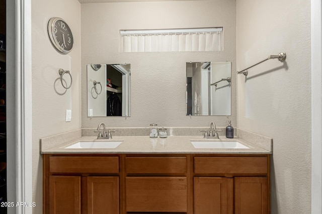 840 N Acacia, Mesa, AZ 85213 - full bath with double vanity and a spacious closet