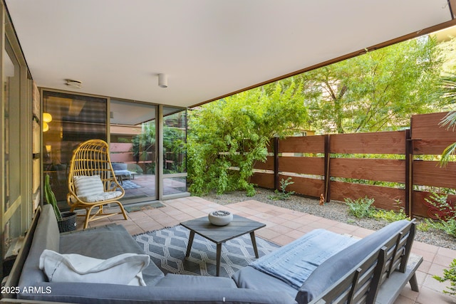 7131 E Rancho Vista Dr Unit 1008, Scottsdale, AZ 85251 - view of patio / terrace featuring a fenced backyard